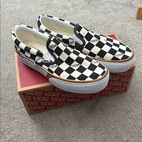 **Rare** NWT Vans stacked Checkerboard Design with original tags and box - Picture 1 of 5